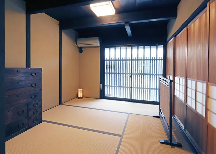 山中油店　町家ゲストハウス